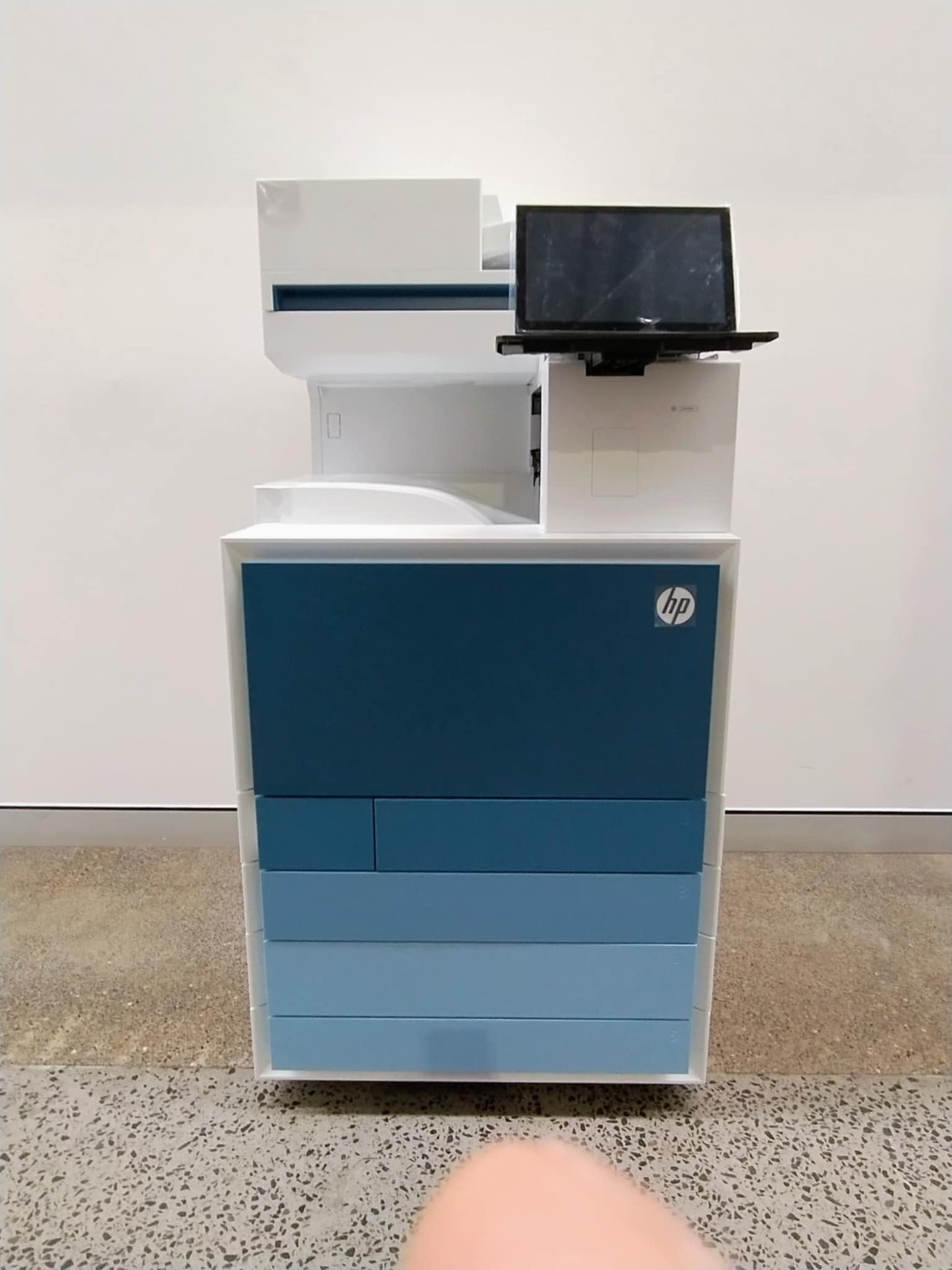 HP Color LaserJet MFP E877