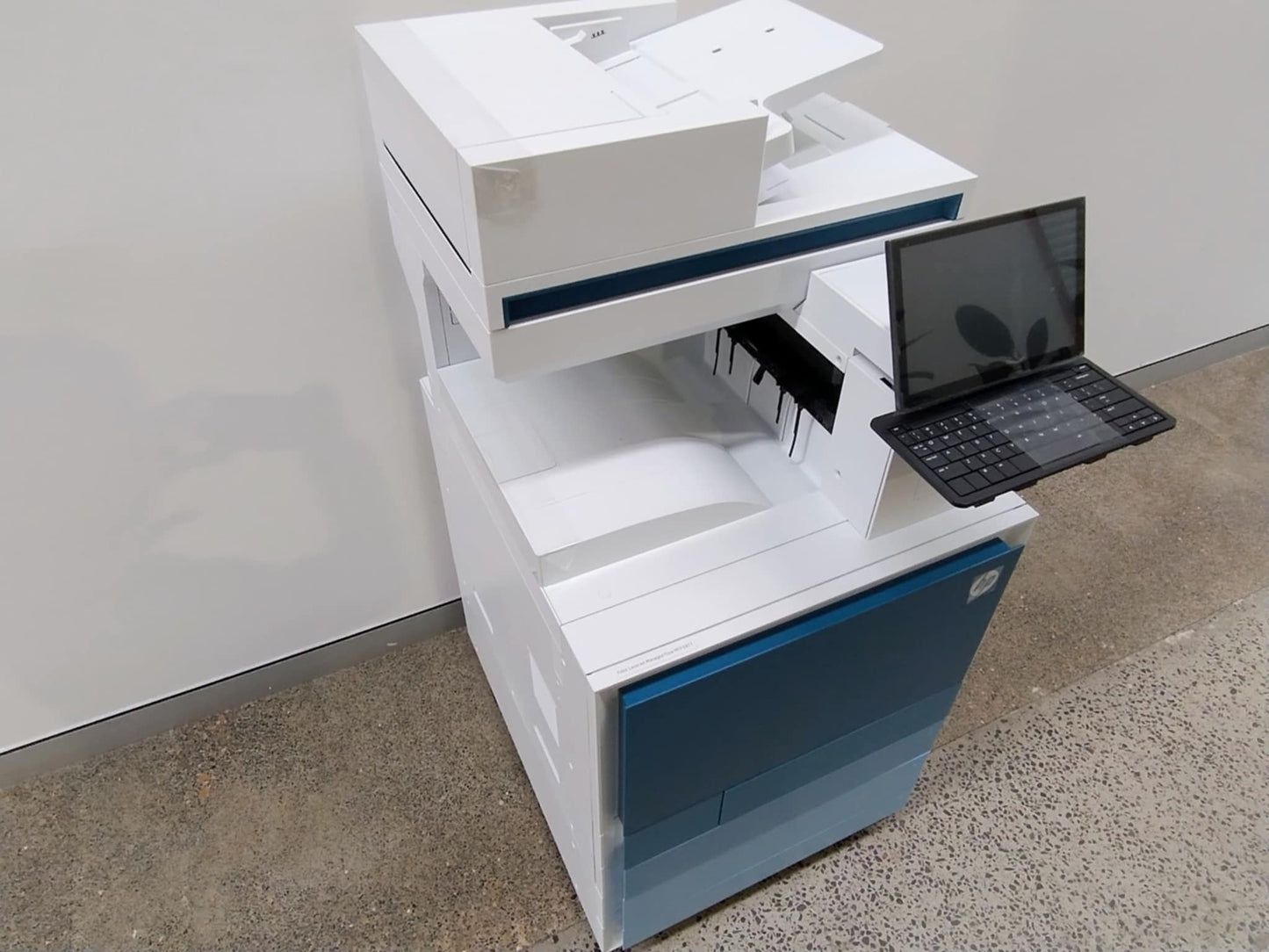 HP Color LaserJet MFP E877